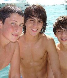 gay tube French super teens 600f24ca5c8dd.jpg