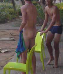 les amis hetero gay tube 601ac99fd6407.jpg