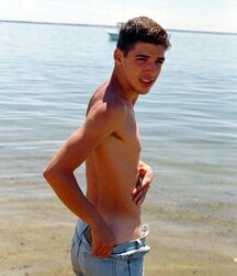petite collection gay tube 60217ad685975.jpg