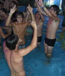 kiss gay tube cute 602d470bdb07a.jpg