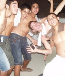 la folie des garçons twink tube 613b4f5f78761.jpg