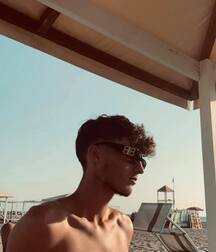 luc et ses amis twink tube 62277bf5b9340.jpg