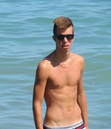 boys waiting for summer twink tube 62543eacaaf6c.jpg