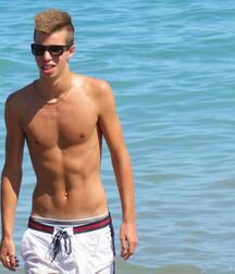 boys waiting for summer twink tube 62543eecb1c4b.jpg