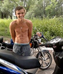 boys waiting for summer twink tube 62543f28c6f6b.jpg