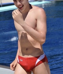 boys waiting for summer twink tube 62543f60f1ad7.jpg