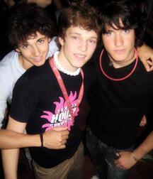 be nice friends twink tube teens 626e4fdc1f842.jpg