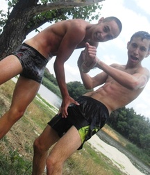 teens of Romania outdoors twink tube 626ee2825c6b1.jpg
