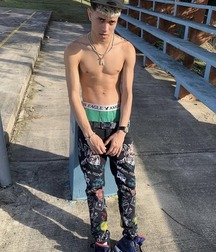boys with jeans guys twink tube selfie flexing 62e7cfc1e2caa.jpg