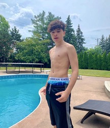 boys with jeans guys twink tube selfie flexing 62e7cfda2be17.jpg