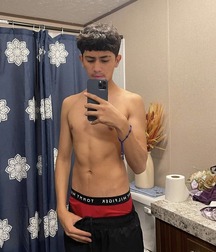 boys with jeans guys twink tube selfie flexing 62e7d0a02951c.jpg