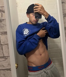 boys with jeans guys twink tube selfie flexing 62e7d106dd559.jpg
