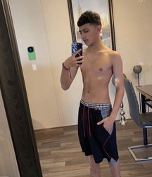 boys with jeans guys twink tube selfie flexing 62e7d14f4d1b2.jpg