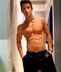 Toy Boys 4 5bcc97b738afc.jpg