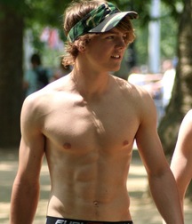 Toy Boys 6 5bd220b97d137.jpg