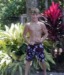 Athletic Boys 5bd4a063a4837.jpg