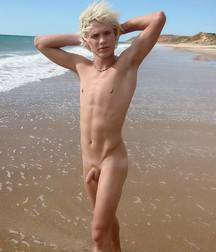 Toy Boys 9 5c33ab2a4147b.jpg