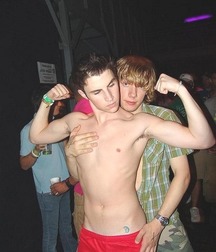 Boys in love with boys 59d2f9d16ce49.jpg