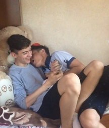Boys in love with boys 59d2f9d7b512b.jpg