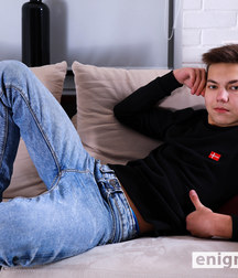 Trent Photoset 5c4790f49f626.jpg