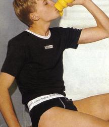 cute boys 5a8a237876843.jpg