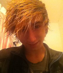 SEXY EMO BOY 5eb90daed400b.jpg