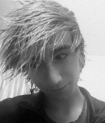 SEXY EMO BOY 5eb90db0c865f.jpg