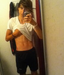 SEXY EMO BOY 5eb90dc1e885c.jpg