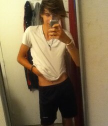 SEXY EMO BOY 5eb90dc6b296f.jpg