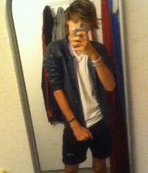 SEXY EMO BOY 5eb90dd0201dc.jpg