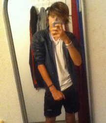 SEXY EMO BOY 5eb90dd27e94e.jpg