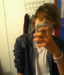 SEXY EMO BOY 5eb90dd4c5600.jpg