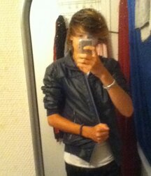 SEXY EMO BOY 5eb90dd732217.jpg