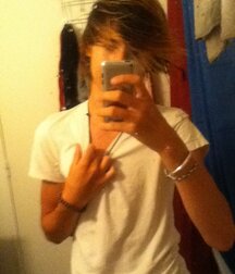 SEXY EMO BOY 5eb90de5cbb6a.jpg