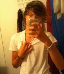 SEXY EMO BOY 5eb90de826822.jpg