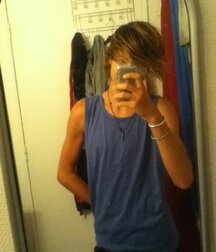 SEXY EMO BOY 5eb90def6e5d8.jpg