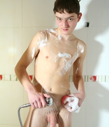 Solo Showering Teens 18+ 59e20dceaa010.jpg