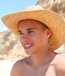 DocLuvsBoys 5d73edbd7649d.jpg