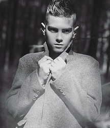 Artur Elenski 5adb84d7ba022.jpg