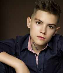 Artur Elenski 5adb853001a71.jpg