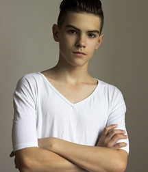 Artur 5d401e322e786.jpg