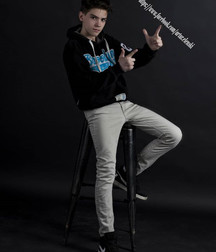 Artur 5d401e65bf322.jpg