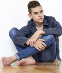 Artur 5d401e7bd9151.jpg