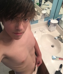 Non-Nude Twinks 5b54161f1a7a7.jpg