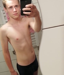 18yo blonde polish twink 5d3f3c6ea0486.jpg