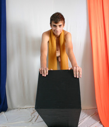 Pitya on the block 5ad7e7094eec7.jpg