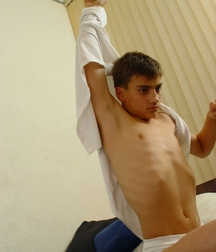 Cute Pitya on bed 5ad7ea6c13220.jpg