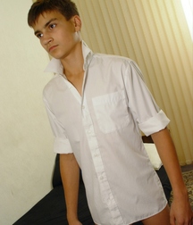 Cute Pitya on bed 5ad7ea7375b49.jpg