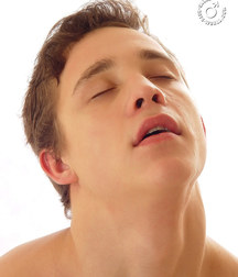 Hotboy Alexandr 5add2f5fa9e54.jpg