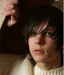 Louis solo 5b30d96ec05c2.jpg